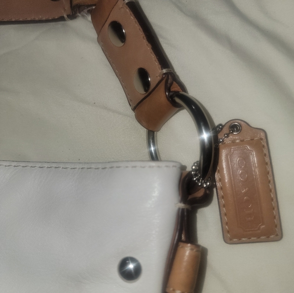 Coach Cream White Pebble Leather Bag with Camel Strap and Gold Hardware - Picture 6 of 7